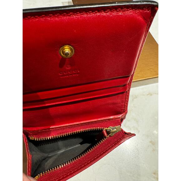 Beautiful Rare GG Gucci 3D Cherry Wallet with Red Interior - Picture 13 of 16